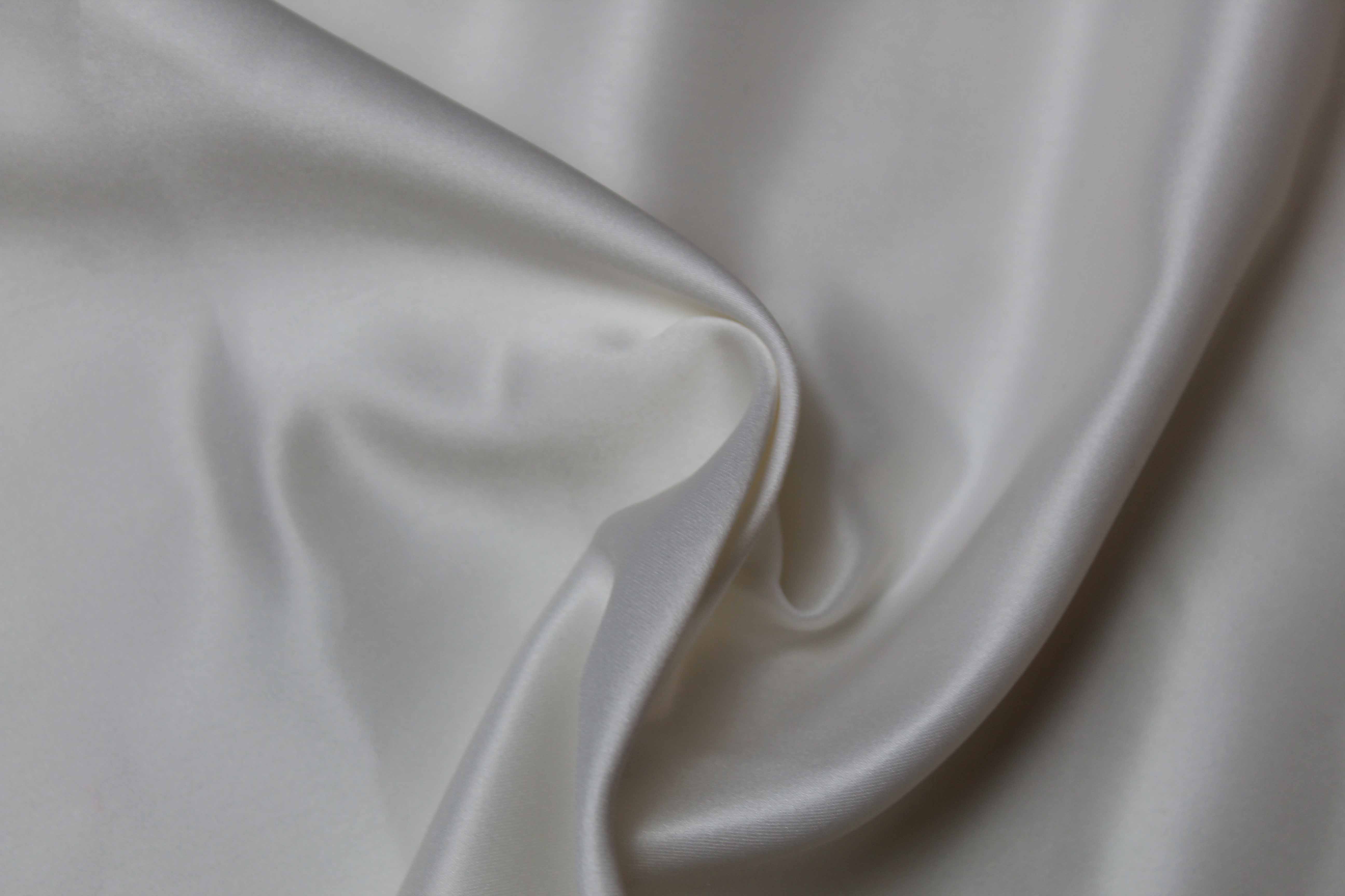 POLY SOFT SATIN - P IVORY